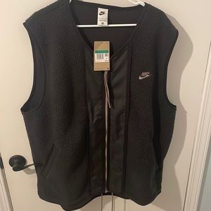 Nike black Sherpa vest